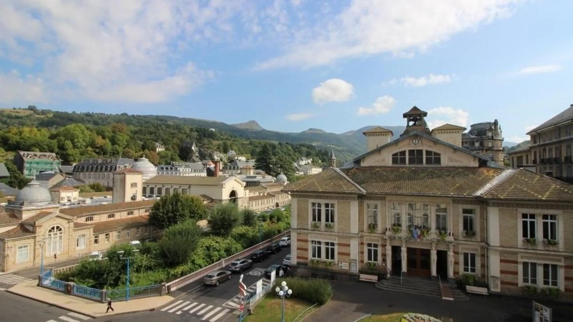 Confortable T3 Avec Wi-Fi A 200M Des Thermes - 5 Couchages Max - Fr-1-608-260 La Bourboule Apartment